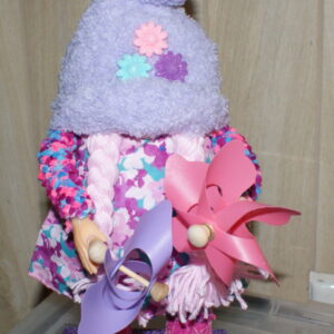Gnome - Girl with pinwheels 1