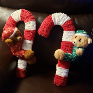 Wall Hanging Bears on Candy Cane 1